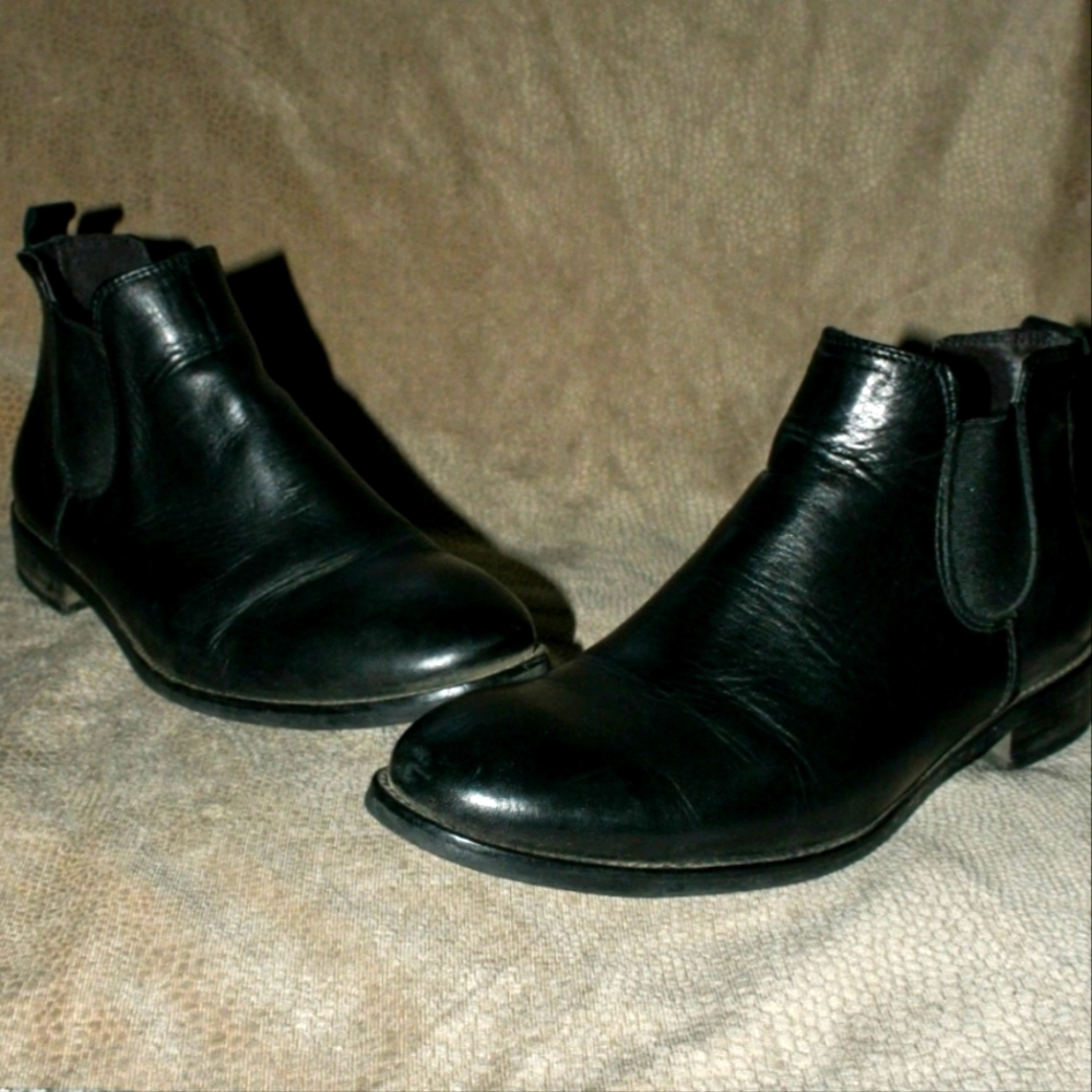 Leather booties